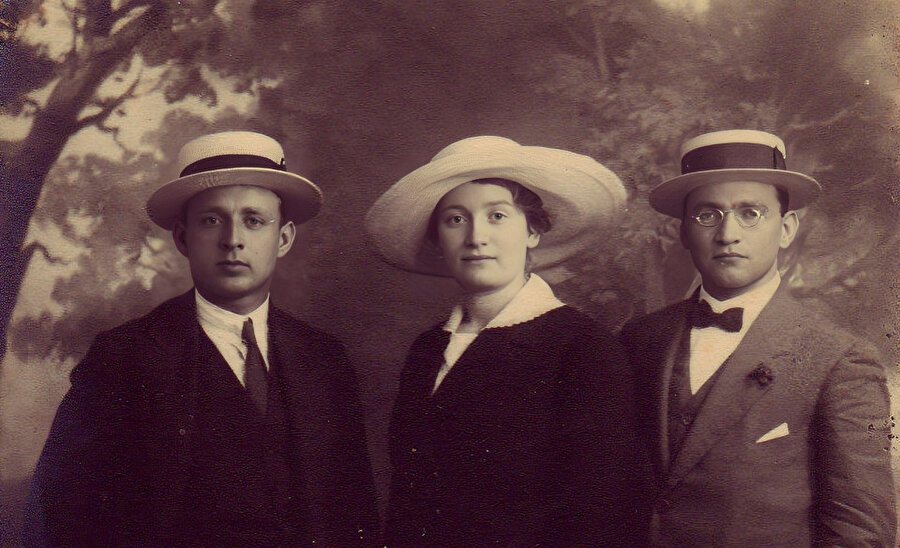 NILI casus şebekesinin üç üyesi Yosef Lishansky, Sarah Aaronsohn ve Lyova Shneerson, Kahire, 1917.