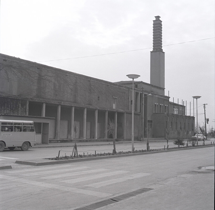 İzmit Halkevi binası, Fotoğraf: Gültekin Çizgen, Kaynak: Salt Araştırma arşivi. 