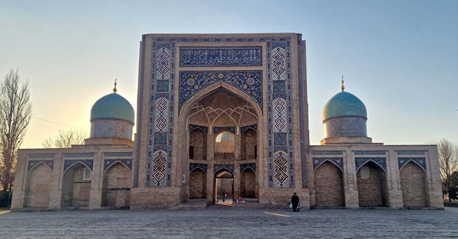Barakhan Medresesi
