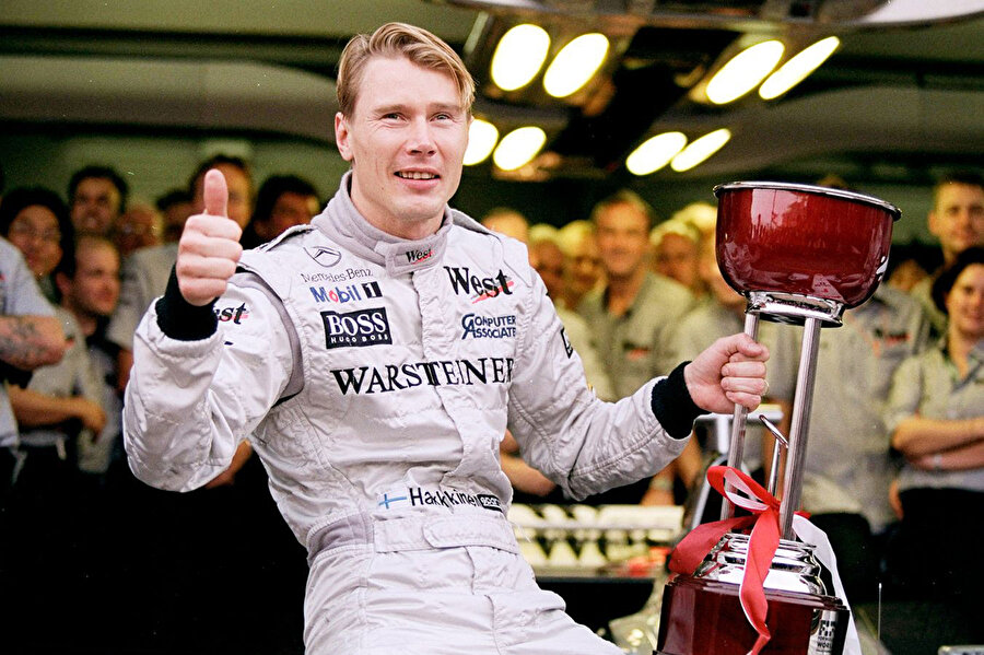 1990’ların sonları, McLaren takımının Formula 1 pistlerindeki mutlak hâkimiyet yıllarıydı.