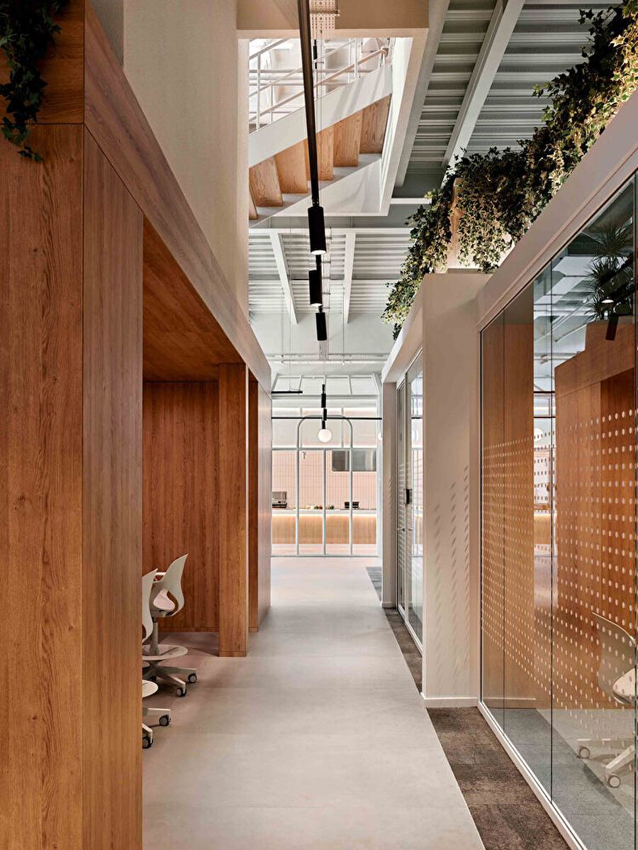 Good Job Games Ofis Koridor. 