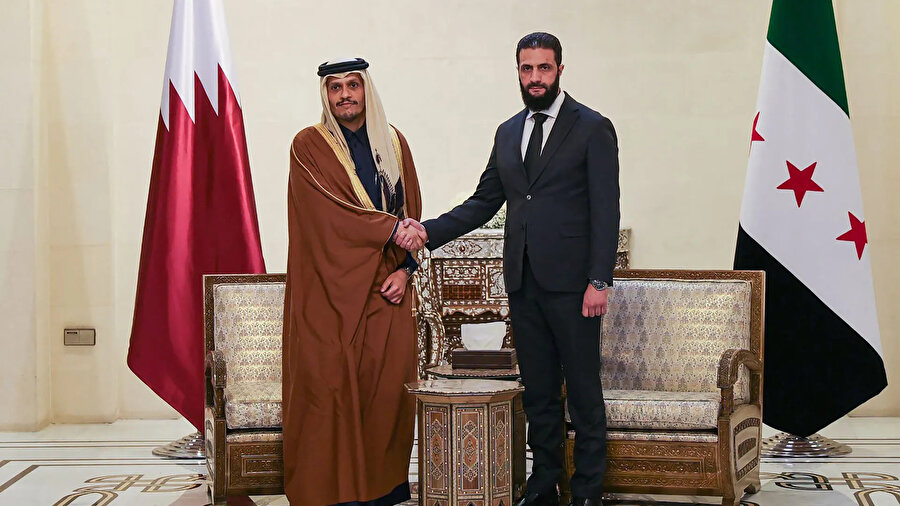 Katar-Suriye ilişkilerinin yeniden başlaması, bölge için diplomatik ve ekonomik anlamda yeni bir sayfa açılacağına işaret ediyor.