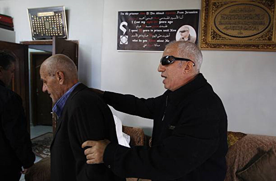 Ala el-Baziyan (sağda)