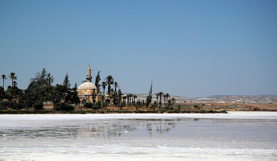 Hz. Peygamber'in müjdesine mazhar olan Ümmü Harâm'ın Akdeniz kıyılarındaki kabri.