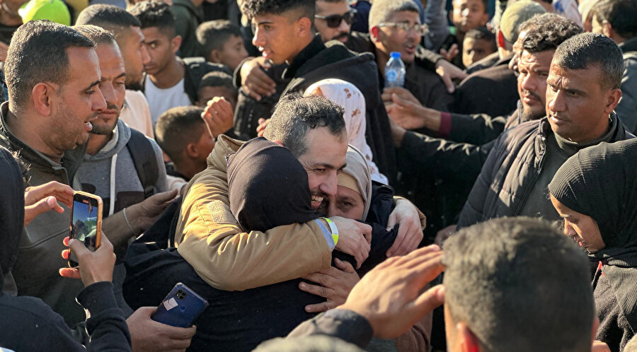 İsrail'in serbest bıraktığı Filistinli esirler Gazze'ye ulaştı