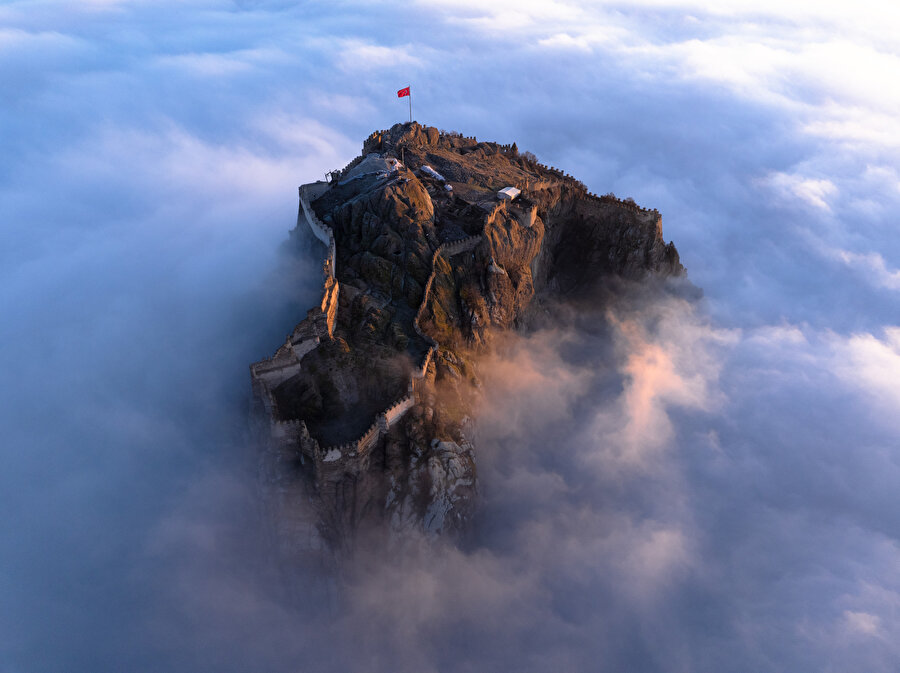 Karahisar Kalesi'nde sis mest etti