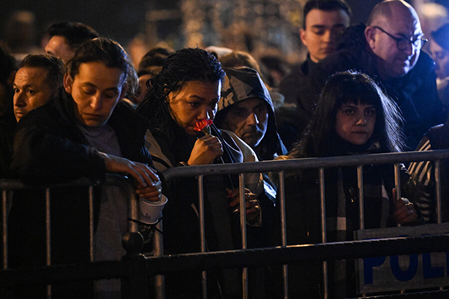 6 Şubat depremlerinde hayatını kaybedenler "sessiz yürüyüşle" anıldı