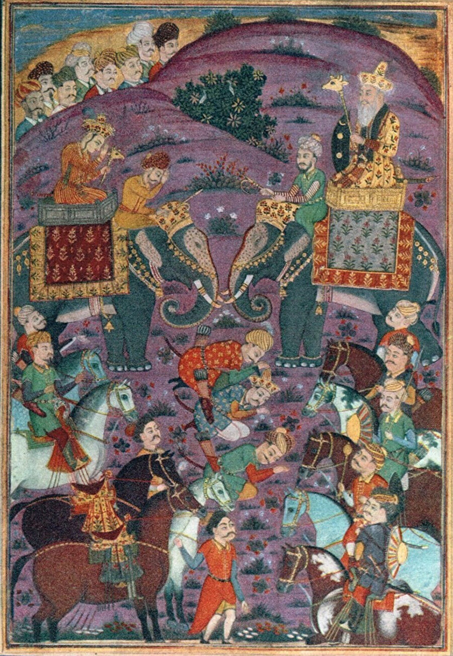 Kur’ân-ı Kerîm’den, Tevrat’tan ve Avesta’dan beslenen zengin içeriklere sahip olan Şehnâme, bugün dahi Nevruz törenlerinde dinî bir kitap gibi okunmaktadır.