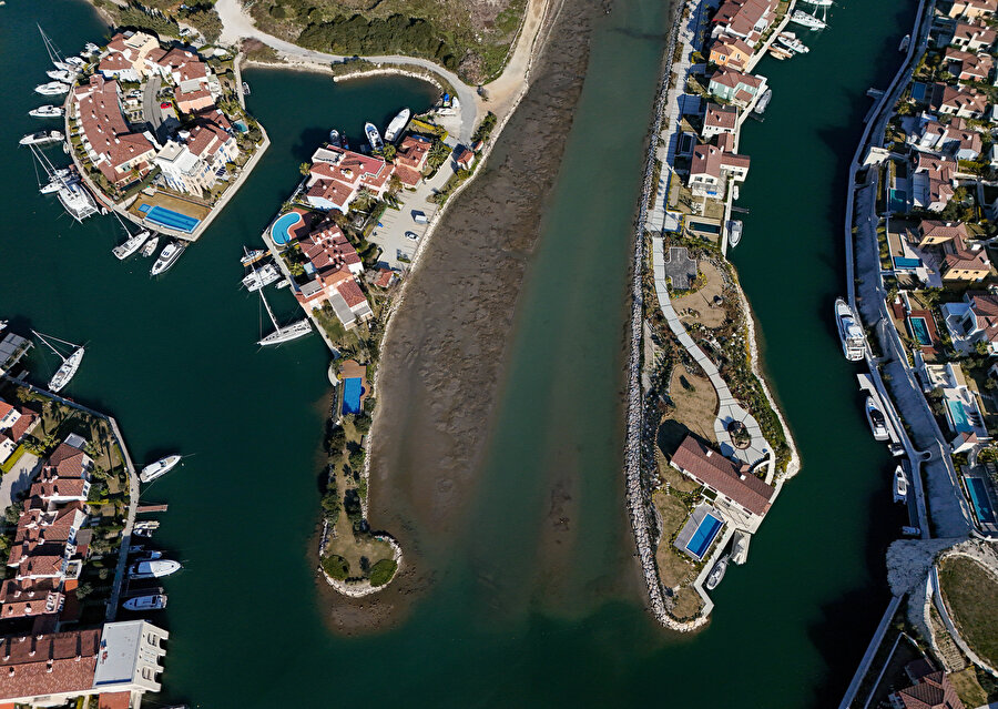 Ege ve Marmara'da deniz suları çekildi
