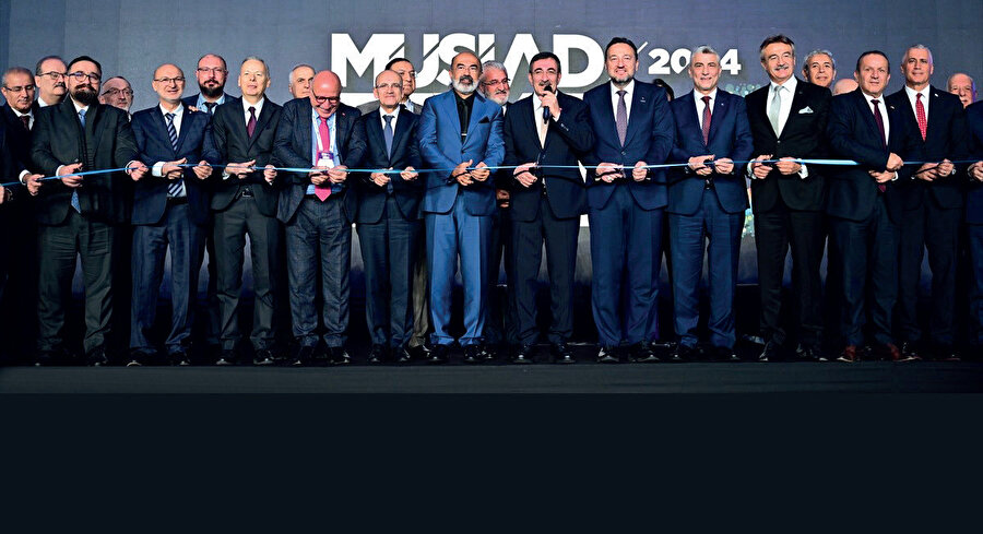 Ticaret Bakanı Prof. Dr. Ömer Bolat, Türkiye’nin 605 milyar dolarlık mal ve 170 milyar dolarlık hizmetler ticareti ile küresel arenada önemli bir konuma sahip olduğunu belirtti.