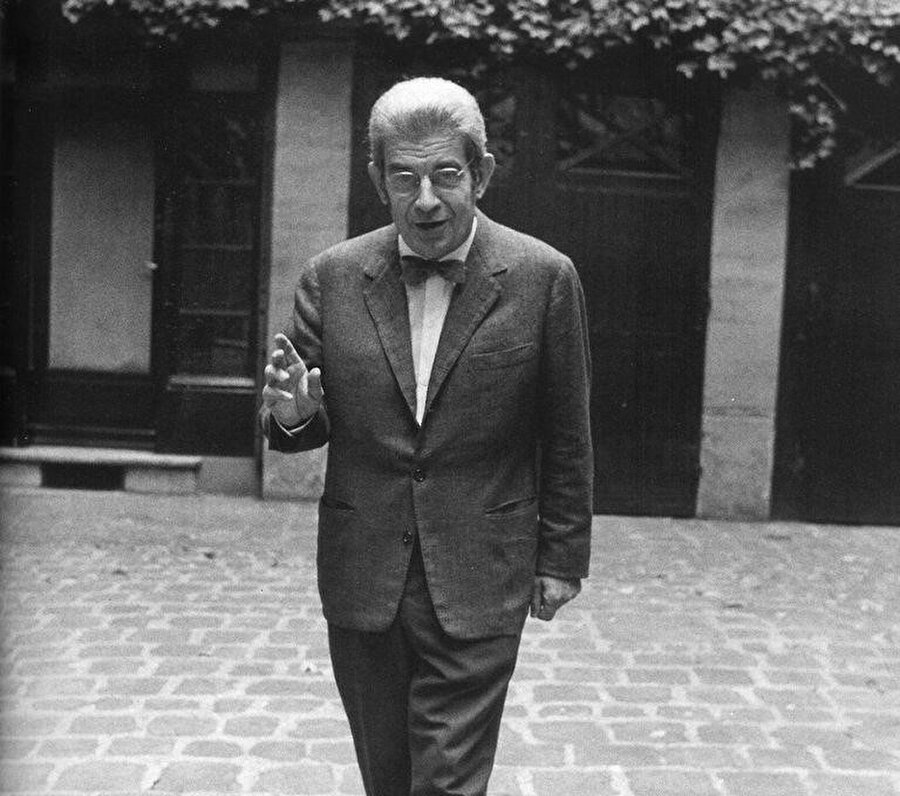 Lacan’a göre bizim gerçekliğimiz, simgelerden ve anlamlandırma sürecinden oluşur.