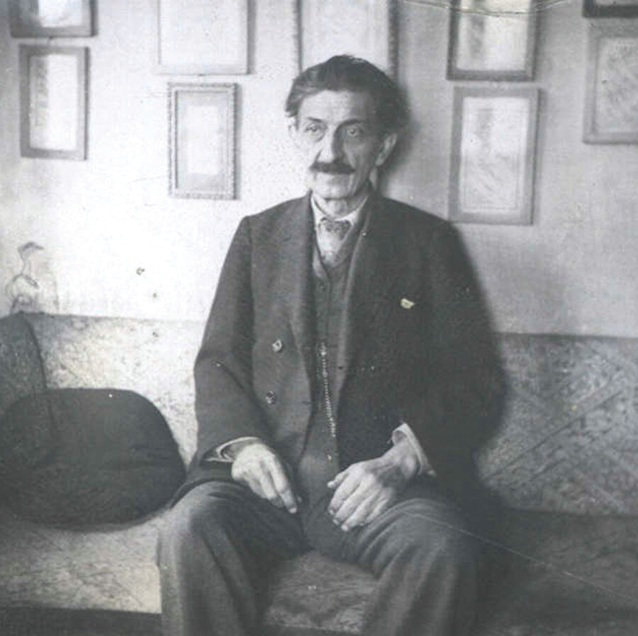 İbnülemin Mahmut Kemal.