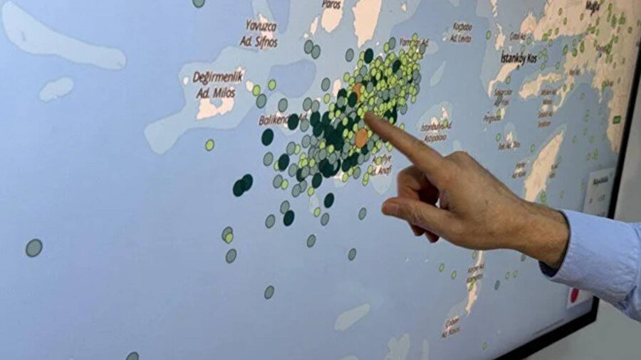 Ege Denizi'nde tsunami alarmı: Yarım saat vaktimiz olacak