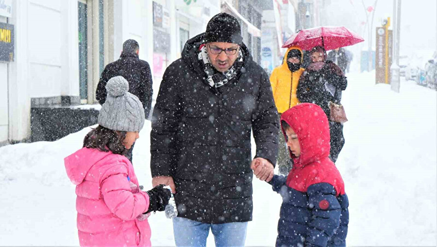 Pazartesi okullar tatil mi?