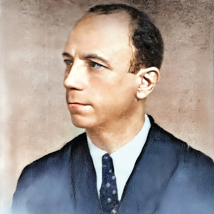 Selâmi İzzet Sedes.