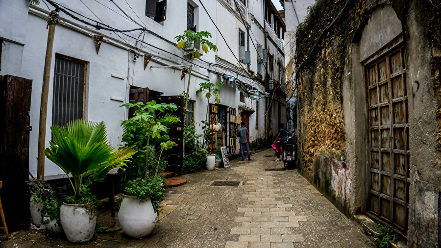 Stone Town’daki en dikkat çeken yerlerden biri House of Wonders, yani Mucizeler Evi.
