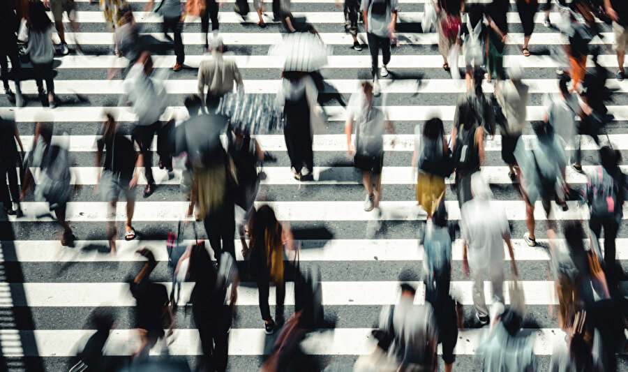 Göç üzerine, kadim zamanlardan beri yığınla şiir söylenip türkü yakılan bu topraklar, imparatorluğun daralan sınırları içinde yer değiştirme ve göçlerin en yoğunlarından birisine sahne oldu.