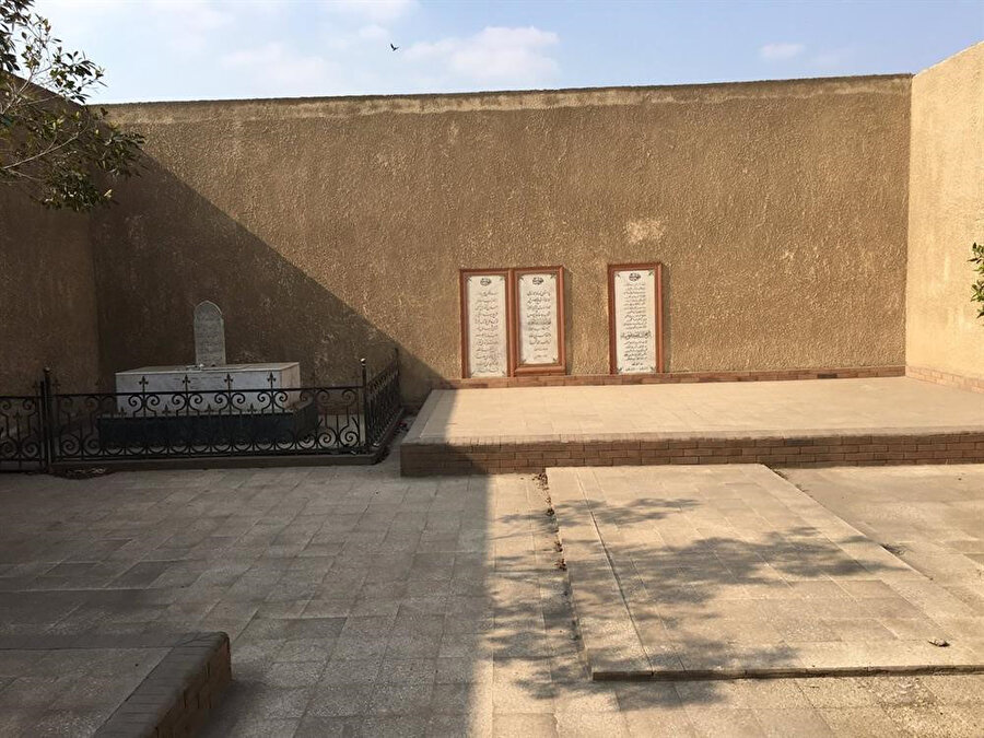 Mustafa Sabri Efendi'nin Kahire'deki mezarı.