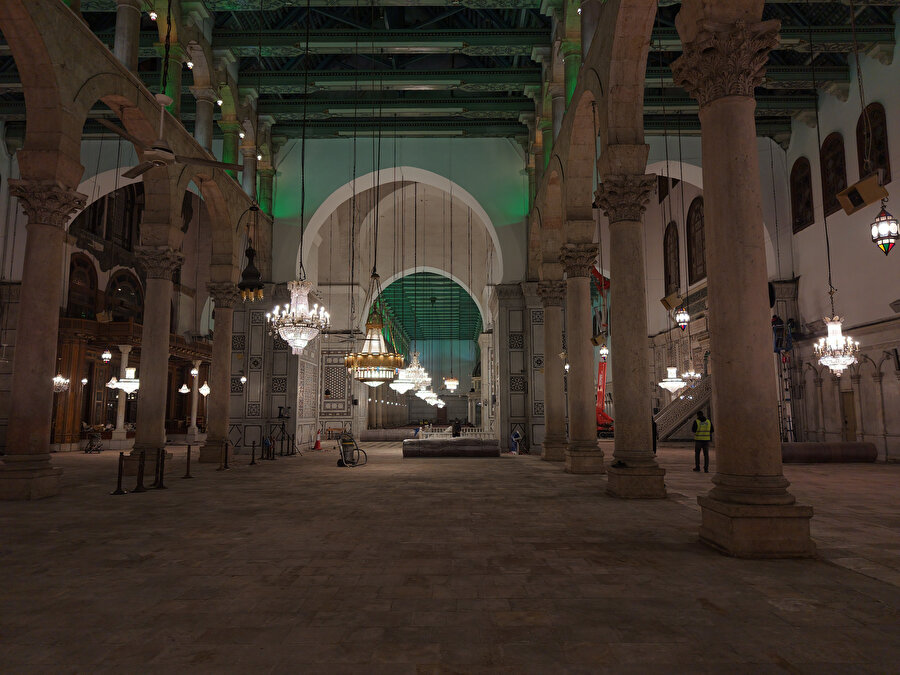 Emevî Camii'nde bakım ve onarım çalışması yapılıyor