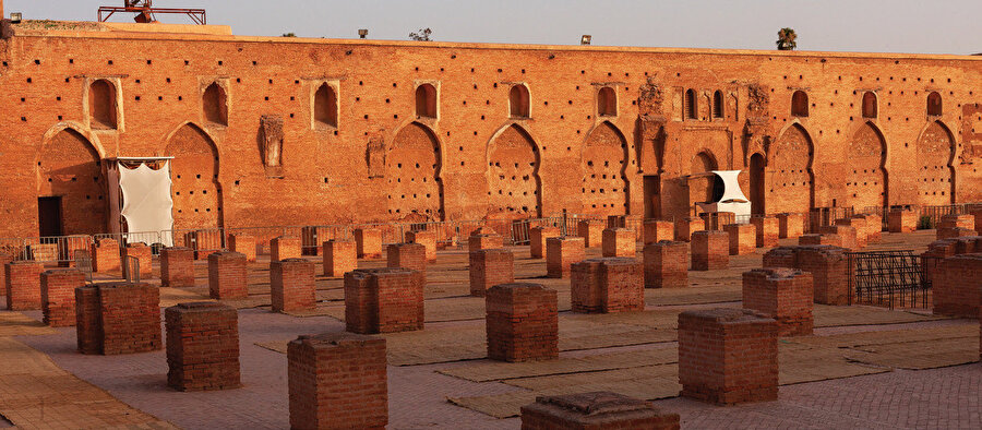 “Allah’ım! Senden korkmayı, senden ümit var olmayı, sana muhabbeti, sana karşı şevki, seninle ünsiyeti, senden razı olmayı, senden sana bakarak seninle senden konuşarak müşahede yaygın üzerinde emrine itaati istiyoruz.