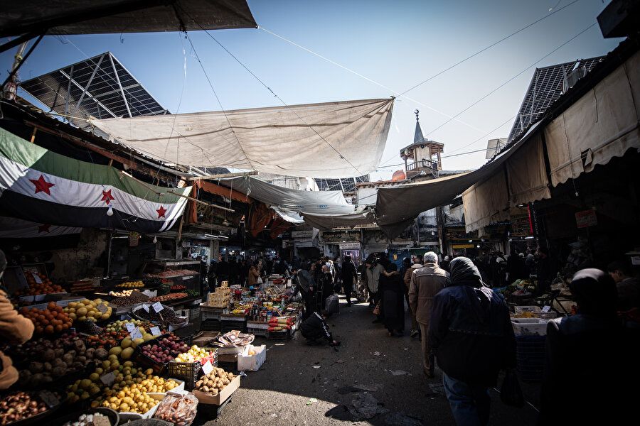 Suriye çarşılarında ilk özgür Ramazan hareketliliği yaşanıyor