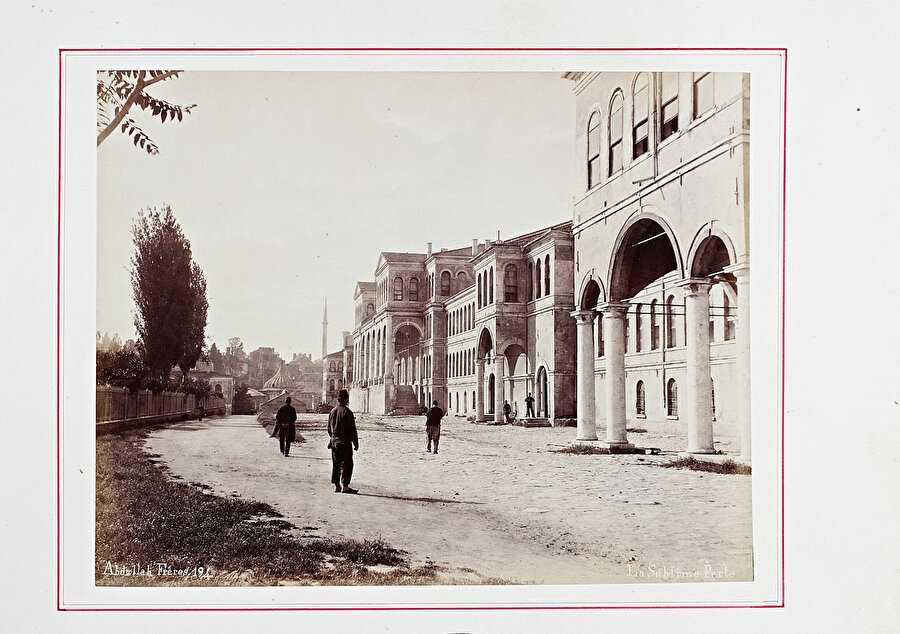 Babıali Caddesi.
