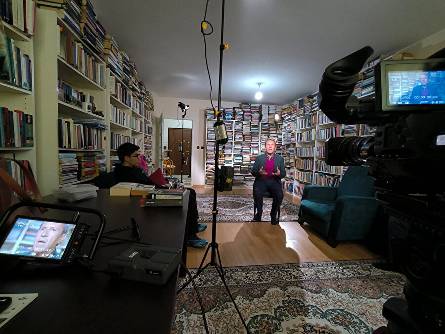 Necip Tosun: Kütüphane kurmak, hayatın saldırılarına karşı bir kale inşa etmektir