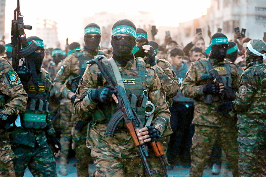 Hamas dimdik ayakta.