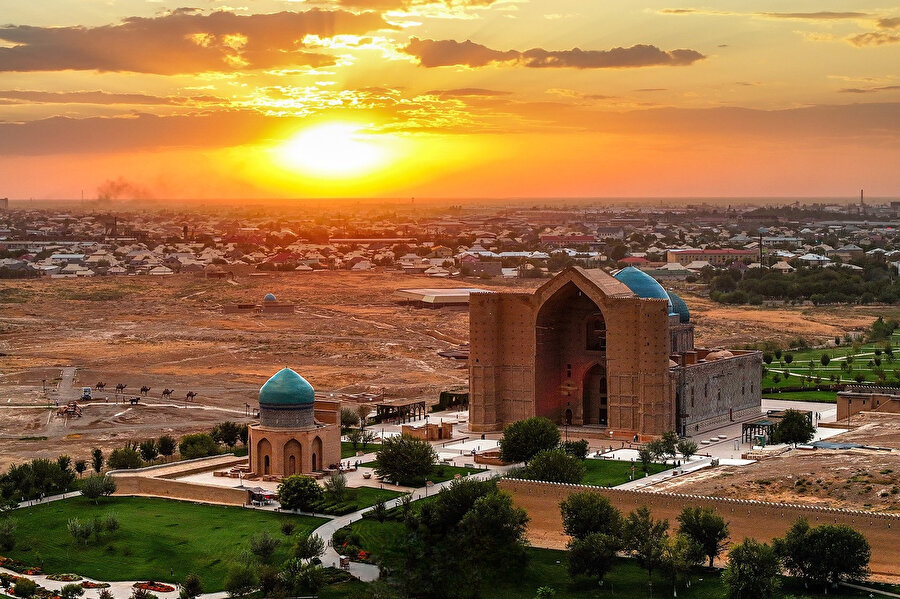 Özel statü alan kadim kent Türkistan'ın tarihî dokusunun korunması amaçlanıyor.