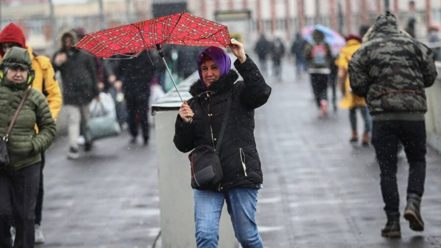 İstanbul’da hava sıcaklığı 22 derece birden düşecek: Yeni haftada kar ihtimali var