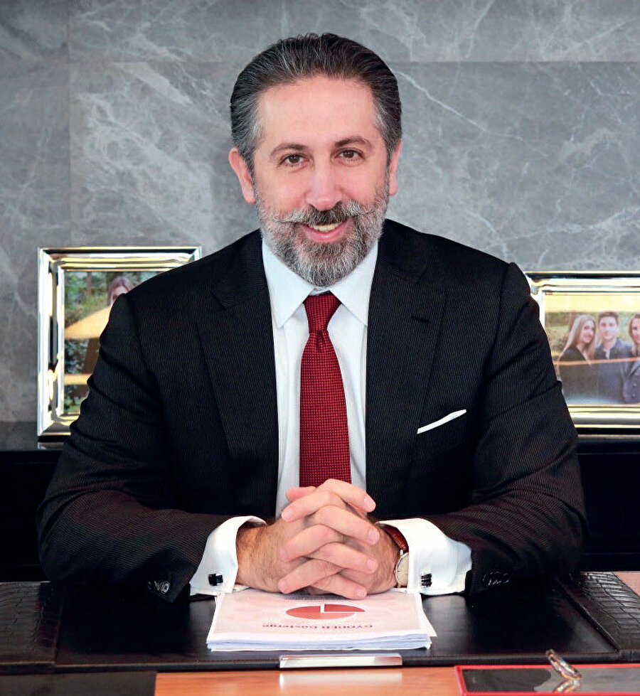 Özcan Tahincioğlu.