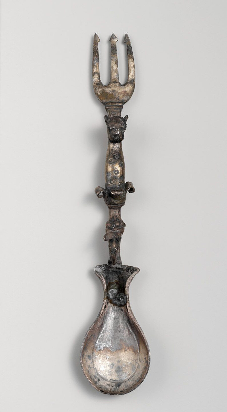 Çatalın mutfaklarda yer edinmesi, Orta Çağ’da başladı.