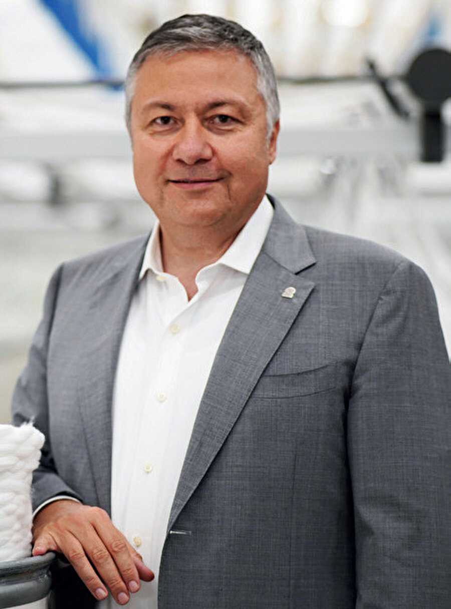 Ahmet Öksüz.