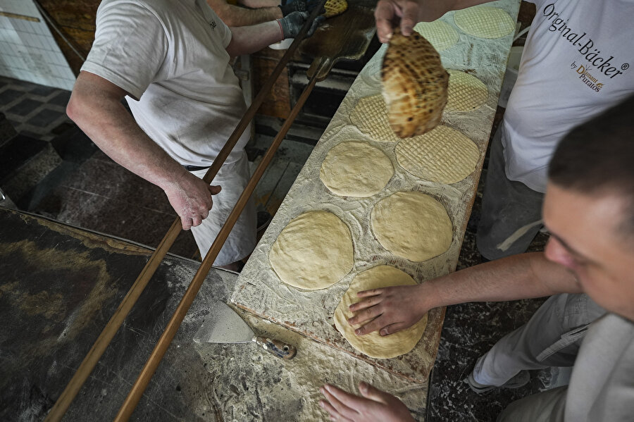 Saraybosna'da iftar sofralarının vazgeçilmezi: Ramazan pidesi