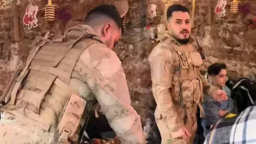 Askeri üniforma ile müşterilere servis yapan sanığa hapis cezası: Savunması şaşırttı​