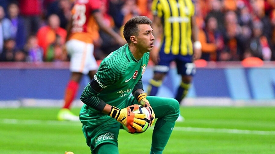 Galatasaray'da Muslera'nın yerine gelecek isim belli oluyor