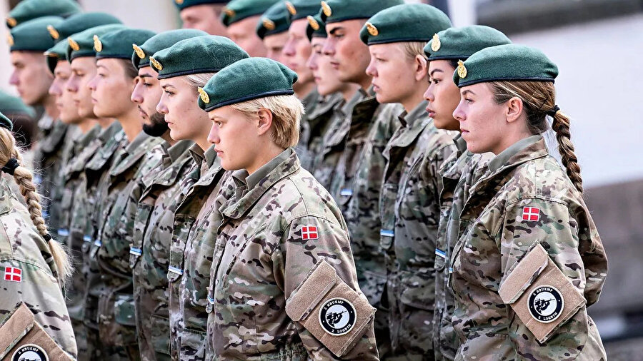 Danimarka'da kadınlar zorunlu olarak askerlik yapacak