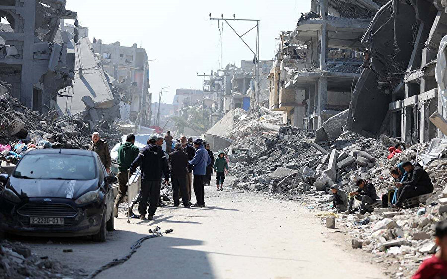İsrail'in Gazze Şeridi'nde sabahtan bu yana düzenlediği saldırılarda en az 25 Filistinli hayatını kaybetti, çok sayıda kişi yaralandı.