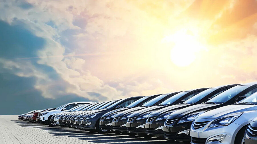 Ankara'da, kurdukları internet sitelerinden sahte oto yedek parça ilanı vererek vatandaşları 210 milyon lira dolandırdıkları iddiasıyla gözaltına alınan 28 şüpheliden 24'ü tutuklandı