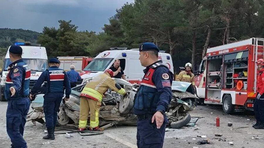​Dehşete düşüren kaza: 2 ölü 10 yaralı