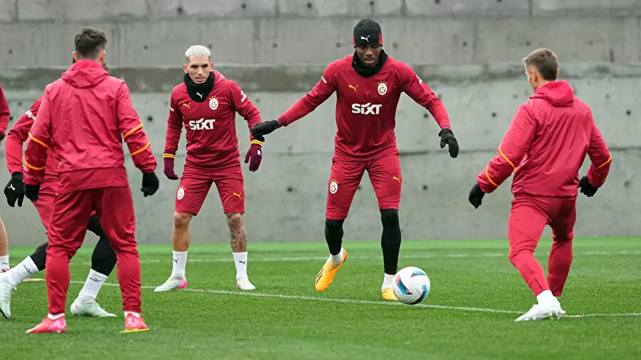 Galatasaray, Fenerbahçe derbisinin hazırlıklarına başladı