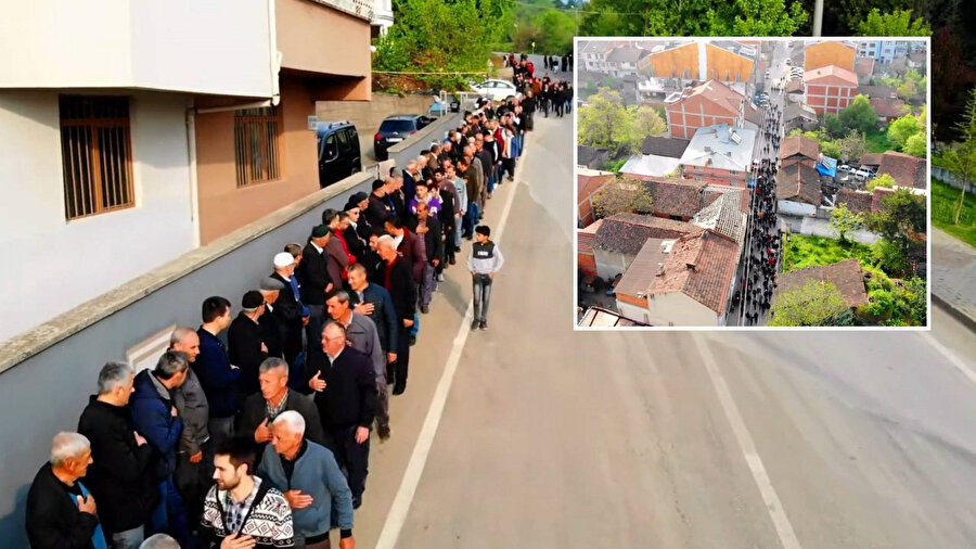 Bayramlaşma kuyruğu 1 kilometreyi buldu: Bursa'nın değişmeyen geleneği