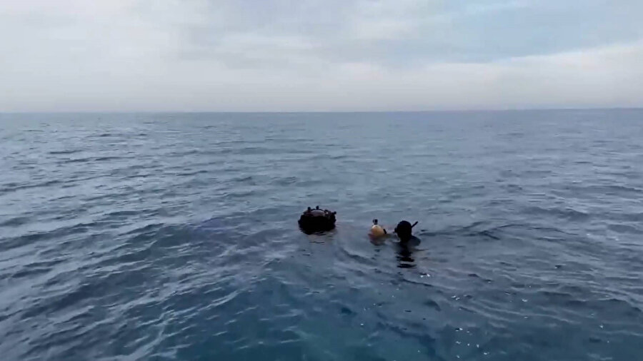 Karadeniz'in Kefken açıklarında tespit edilen mayın etkisiz hale getirildi.