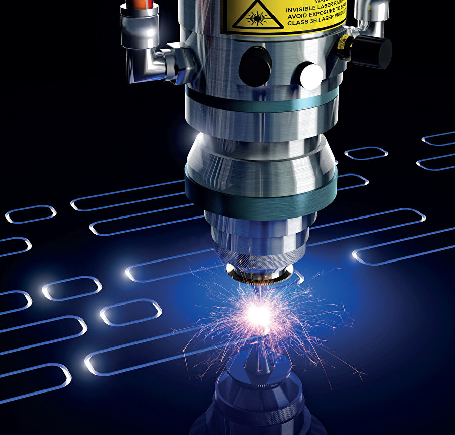 Somalı ve Karavelioğlu, makine sektörünün büyümeyi sürdürebilmesi için yerli üretimin desteklenmesi, ithalatın dengelenmesi ve dijital dönüşüm çalışmalarına hız verilmesi gerektiğini vurguladı.