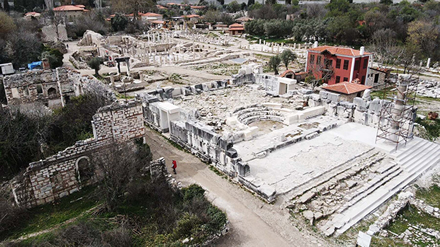 Stratonikeia'nın meclis binası Geleceğe Miras projesiyle ayağa kaldırılıyor