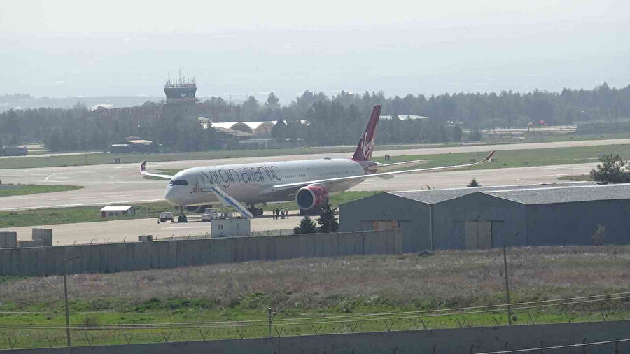 Yolcu uçakta rahatsızlandı: Hindistan'a giden İngiliz uçağı Diyarbakır'a zorunlu iniş yaptı