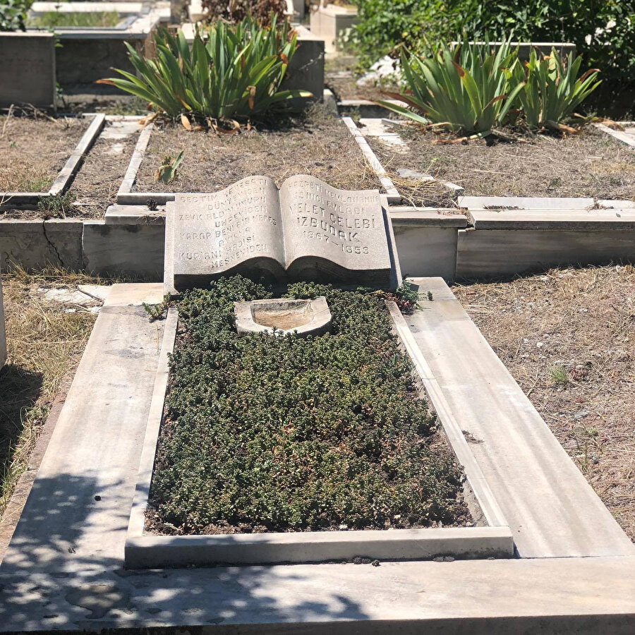 Veled Çelebi'nin mezarı.