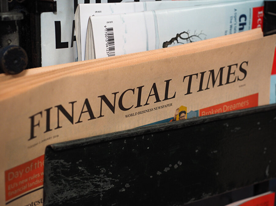 Çevrimiçi içeriklere kayan okur ilgisi nedeniyle birçok dergi ya kepenkleri kapattı ya da sosyal medya üzerinde içerik üreterek yeni döneme ayak uydurdu.