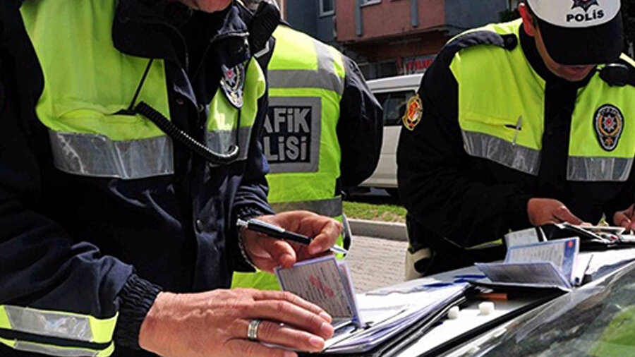 Yediği cezaya inanamadı: Hem ehliyeti gitti hem de parası