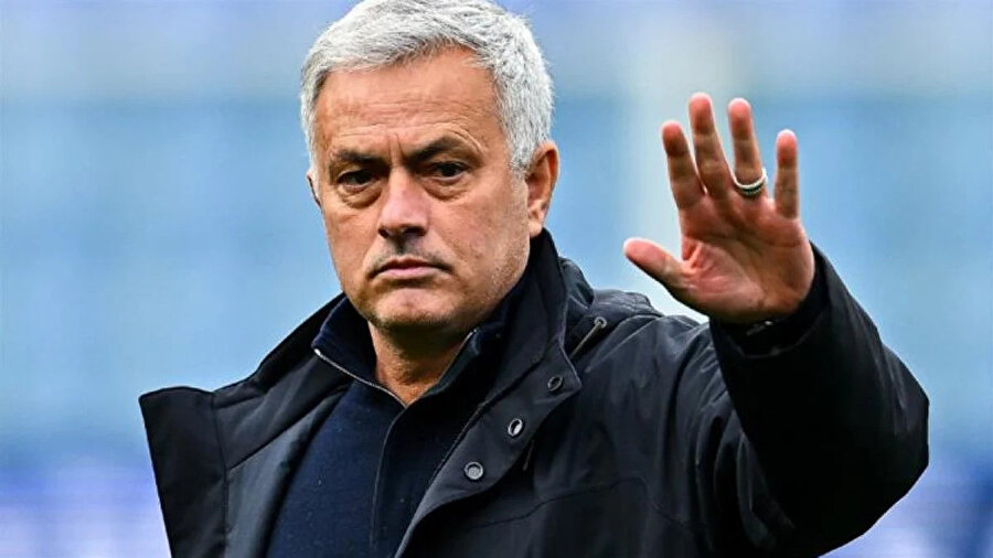 Fenerbahçe yönetiminin Jose Mourinho kararı belli oldu: Göreve devam edecek mi?